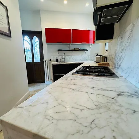 Rooftop Villa, Center, Access