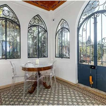 Rooftop Villa, Center, Access