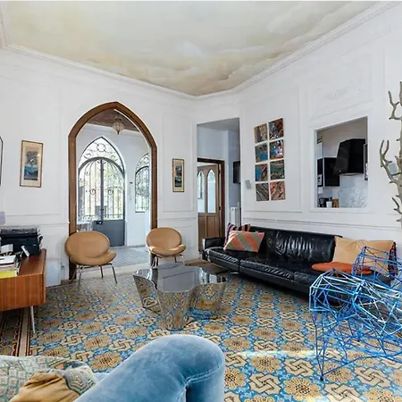 Rooftop Villa, Center, Access *